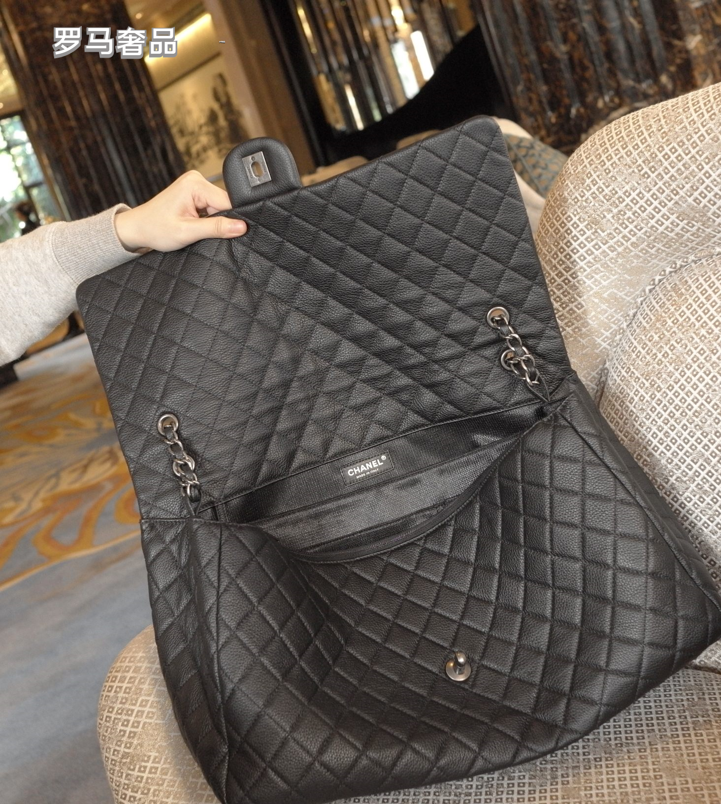 Luxury Oversized Black Quilted Leather Shoulder Bag - Maxi Flap Handbag for Women